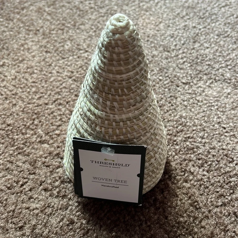 🦋NWT - TARGET THRESHOLD Natural Handcrafted Woven Christmas Tree Decor